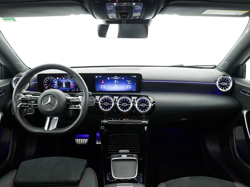 Mercedes Classe A 180 d amg line premium auto diesel bianco