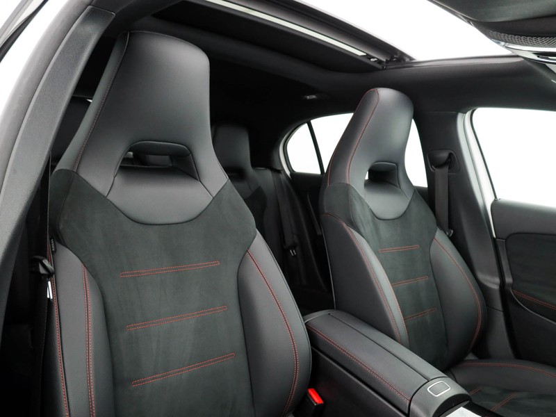 Mercedes Classe A 180 d amg line premium auto diesel bianco