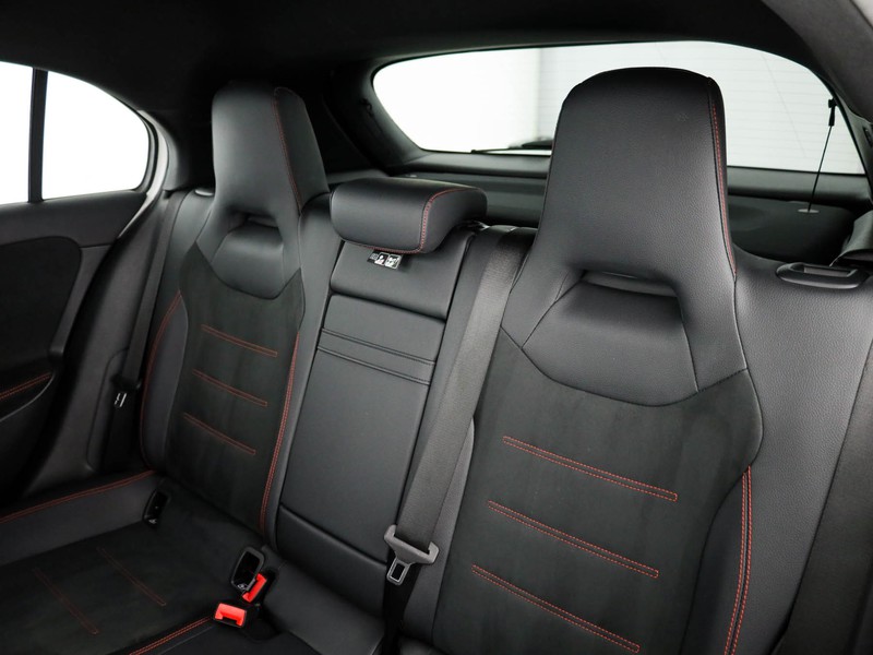 Mercedes Classe A 180 d amg line premium auto diesel bianco