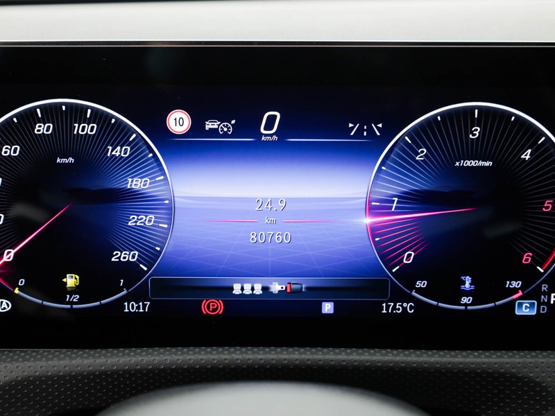 Mercedes Classe A 180 d amg line premium auto diesel bianco