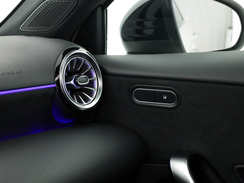 Mercedes Classe A 180 d amg line premium auto diesel bianco