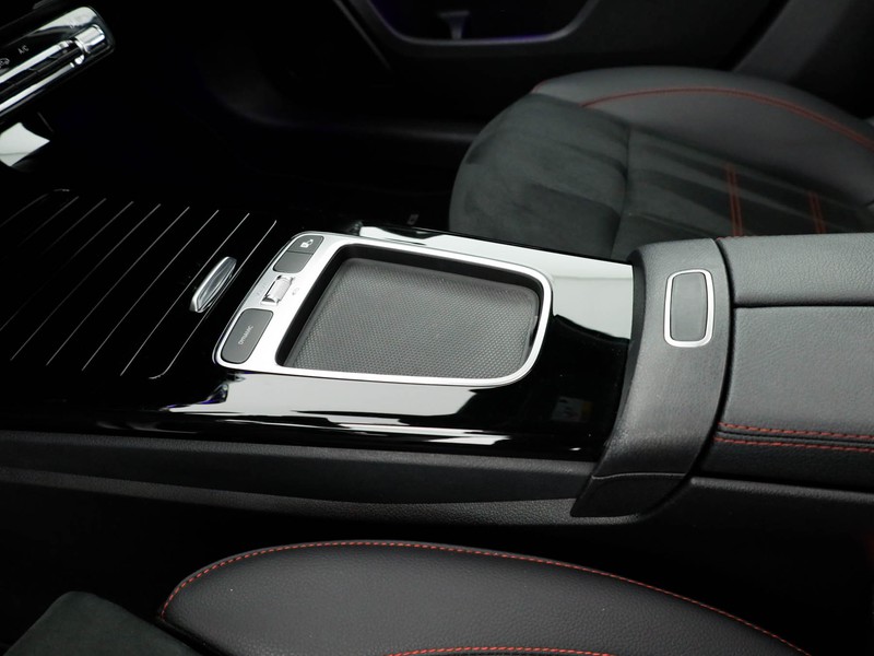 Mercedes Classe A 180 d amg line premium auto diesel bianco