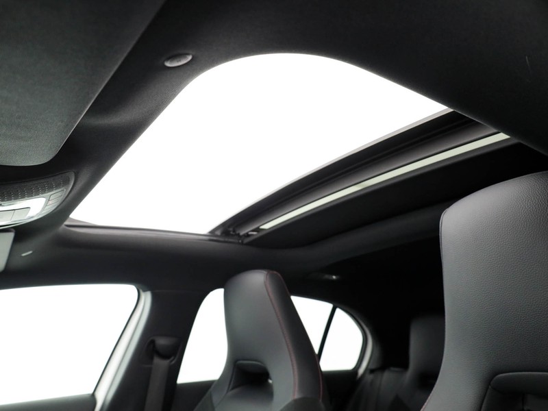 Mercedes Classe A 180 d amg line premium auto diesel bianco