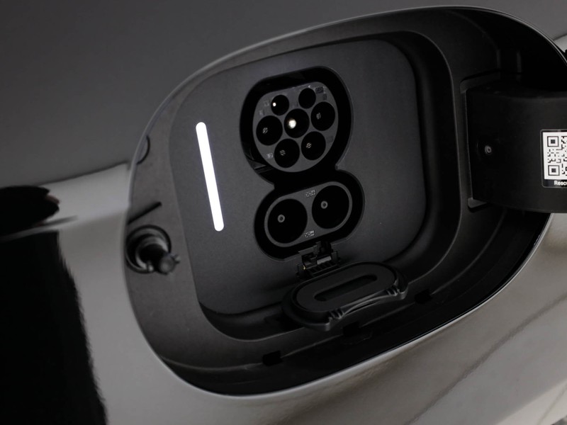 Mercedes CLA Shooting Brake 250+  with EQ technology