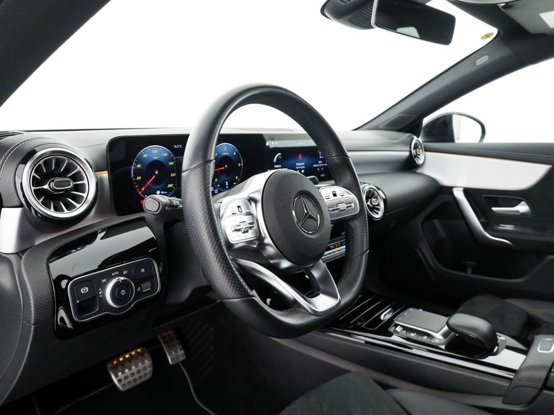 Mercedes CLA Shooting Brake  200 d night edition auto diesel nero