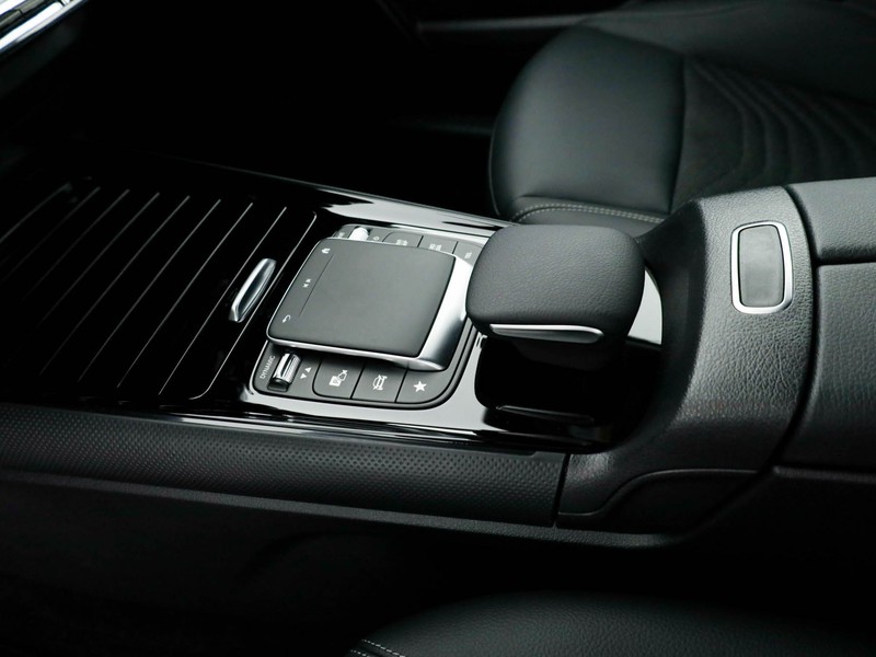 Mercedes GLA 250 e phev (eq-power) business extra auto ibrido argento