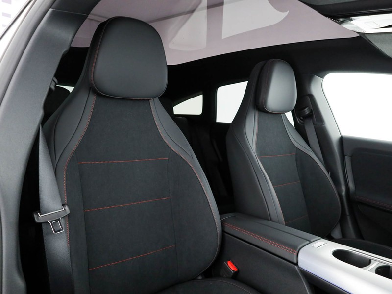 Mercedes CLA Shooting Brake 250+  with EQ technology