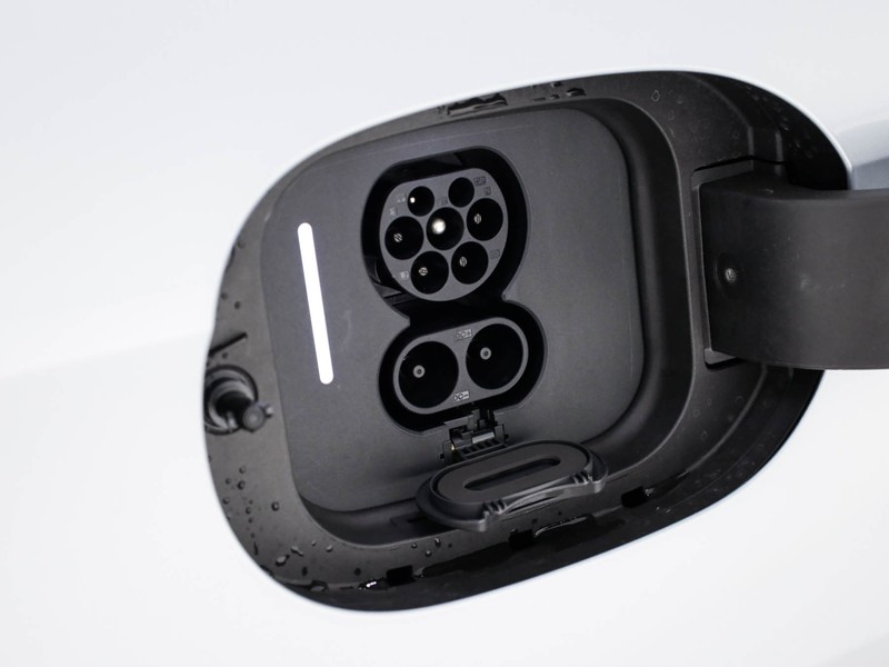 Mercedes CLA Shooting Brake 250+  with EQ technology