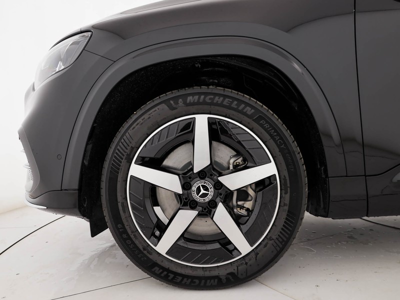 Mercedes GLB 250+ con tecnologia EQ