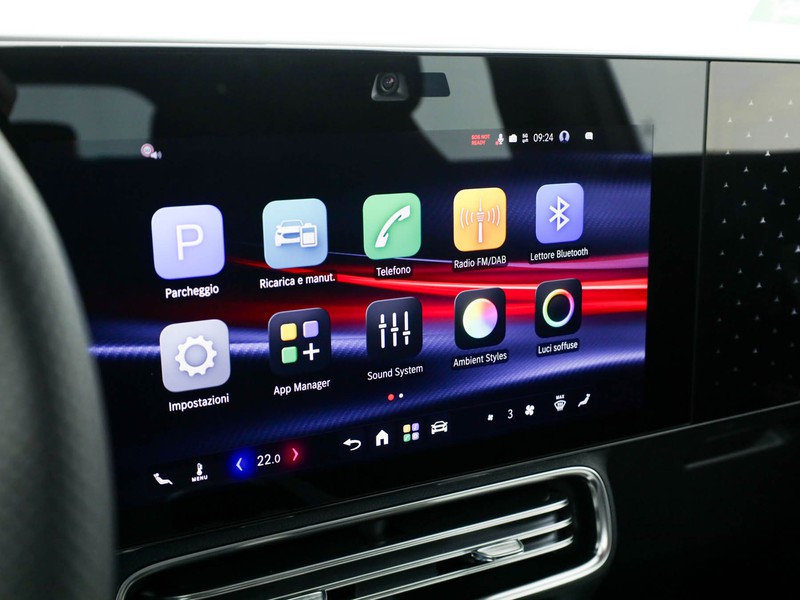 Mercedes GLB 250+ con tecnologia EQ