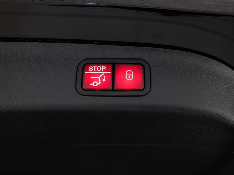 Mercedes GLB 250+ con tecnologia EQ