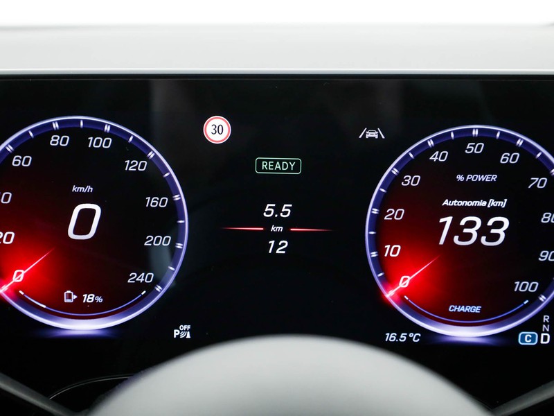 Mercedes CLA Shooting Brake 250+  with EQ technology