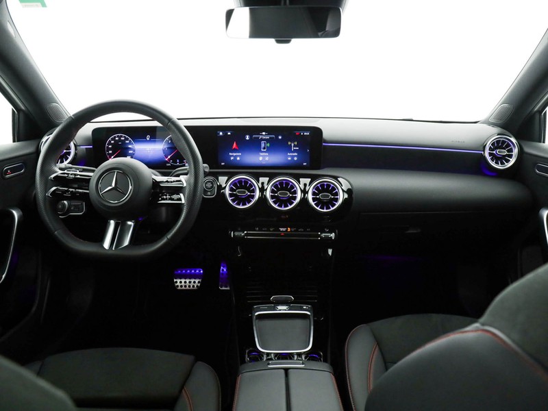 Mercedes Classe A 180 d amg line advanced plus auto diesel bianco