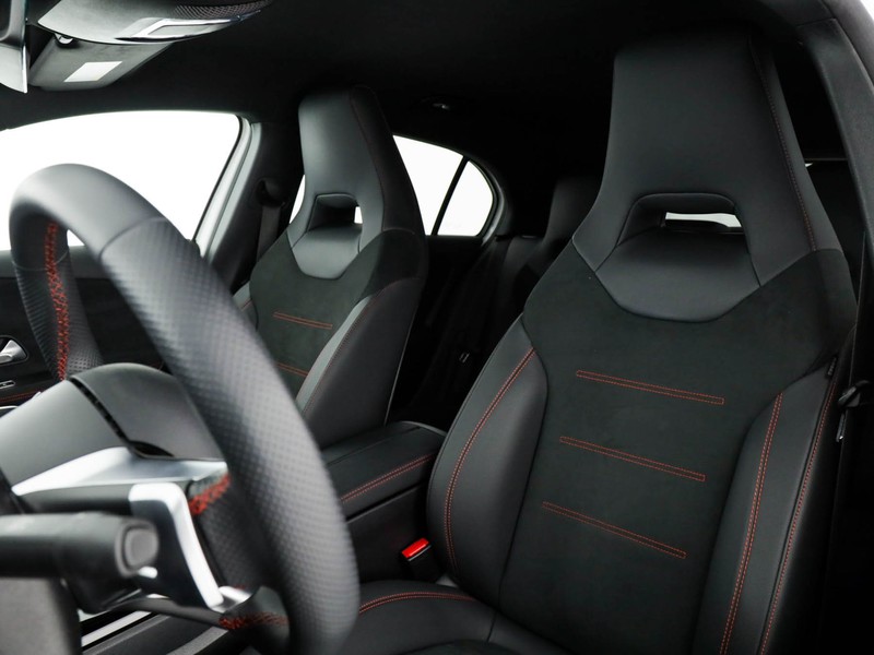 Mercedes Classe A 180 d amg line advanced plus auto diesel bianco