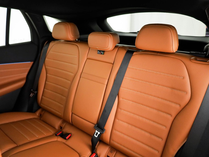 Mercedes GLC 400 4MATIC con tecnologia EQ