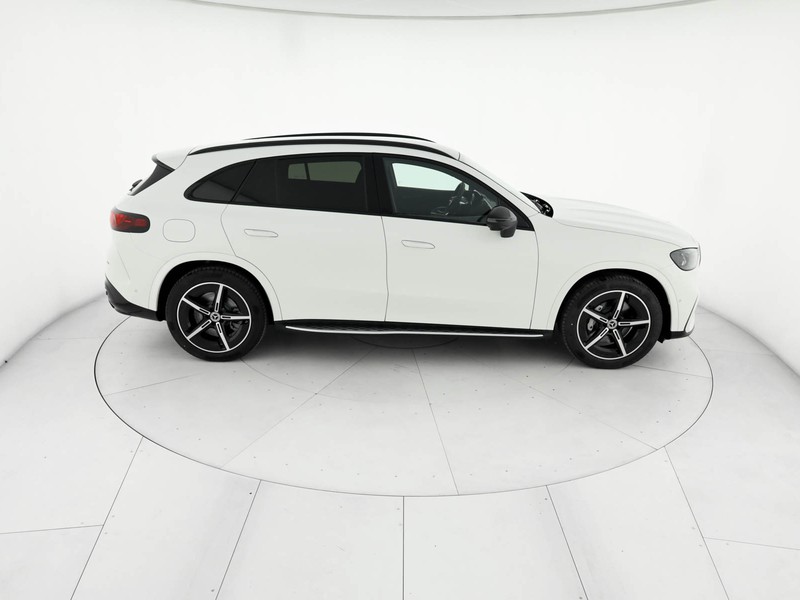 Mercedes GLC 400 4MATIC con tecnologia EQ  bianco