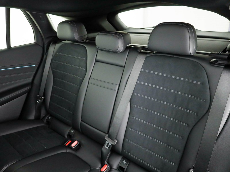 Mercedes GLC 400 4MATIC con tecnologia EQ  bianco