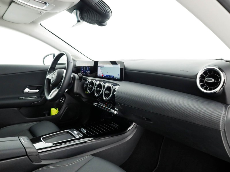 Mercedes CLA Shooting Brake  180 d advanced auto diesel bianco