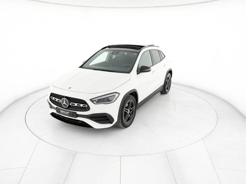 Mercedes GLA 180 d premium auto diesel bianco