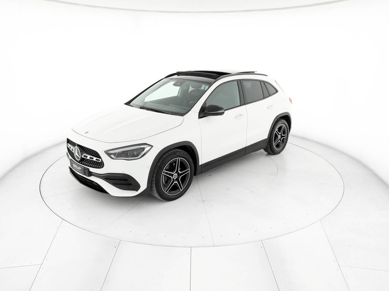Mercedes GLA 180 d premium auto diesel bianco
