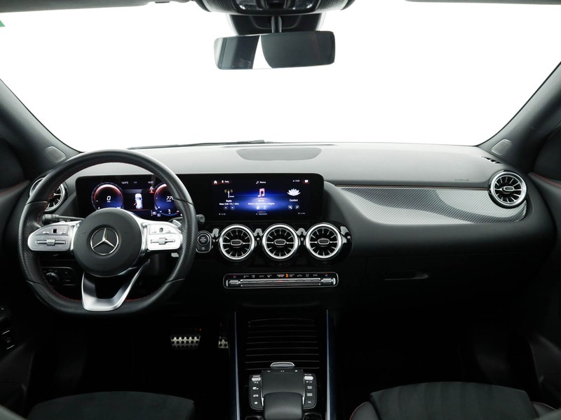 Mercedes GLA 180 d premium auto diesel bianco