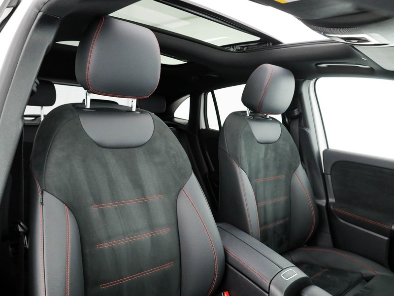 Mercedes GLA 180 d premium auto diesel bianco