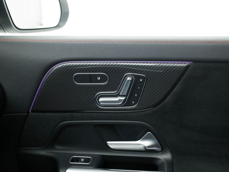 Mercedes GLA 180 d premium auto diesel bianco