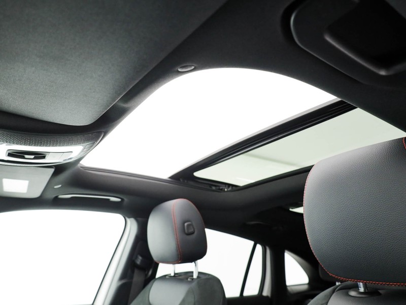 Mercedes GLA 180 d premium auto diesel bianco