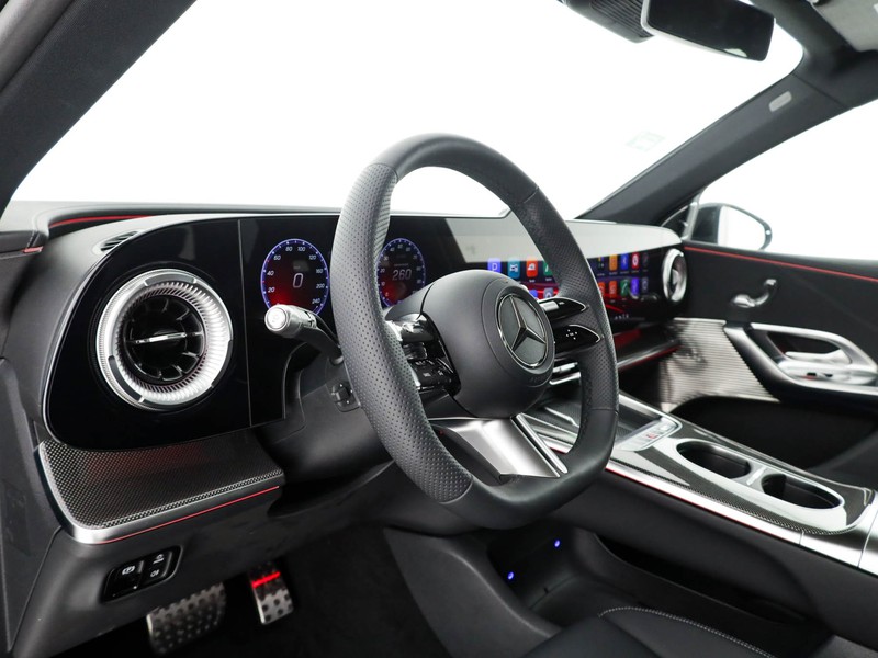 Mercedes GLC 400 4MATIC con tecnologia EQ  nero