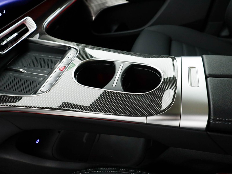 Mercedes GLC 400 4MATIC con tecnologia EQ  nero