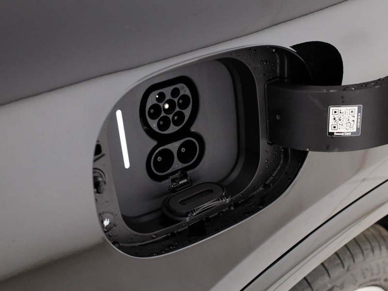 Mercedes GLC 400 4MATIC con tecnologia EQ  nero