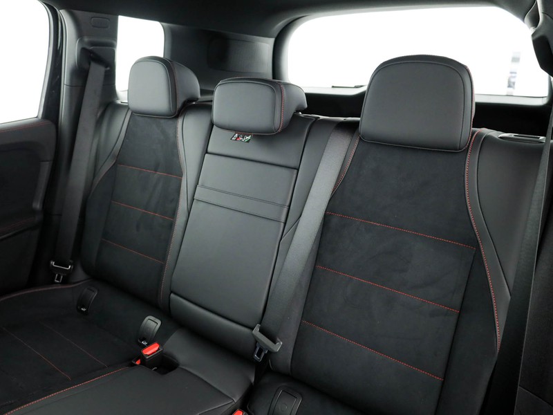 Mercedes GLB 250+ con tecnologia EQ