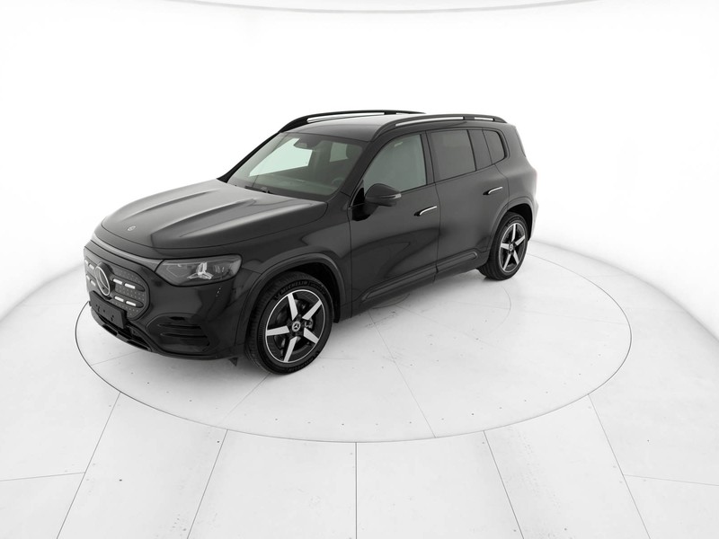Mercedes GLB 350 4MATIC con tecnologia EQ