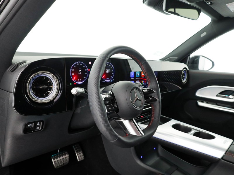 Mercedes GLB 350 4MATIC con tecnologia EQ