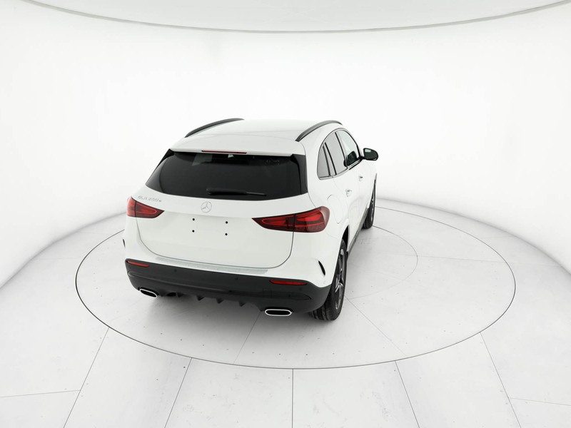 Mercedes GLA 250 e Plug-in hybrid  bianco
