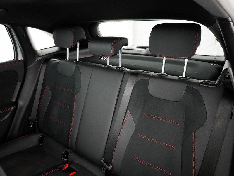 Mercedes GLA 200 d amg line premium plus 4matic auto diesel argento