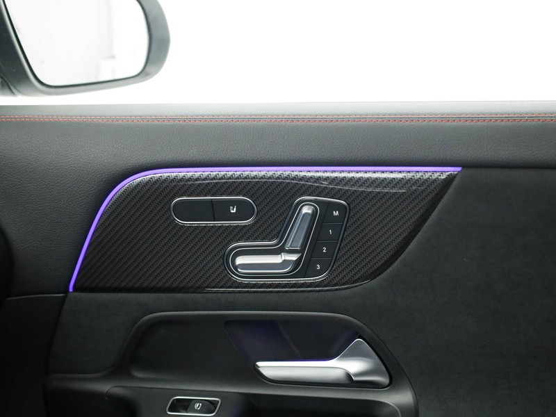 Mercedes GLA 200 d amg line premium plus 4matic auto diesel argento