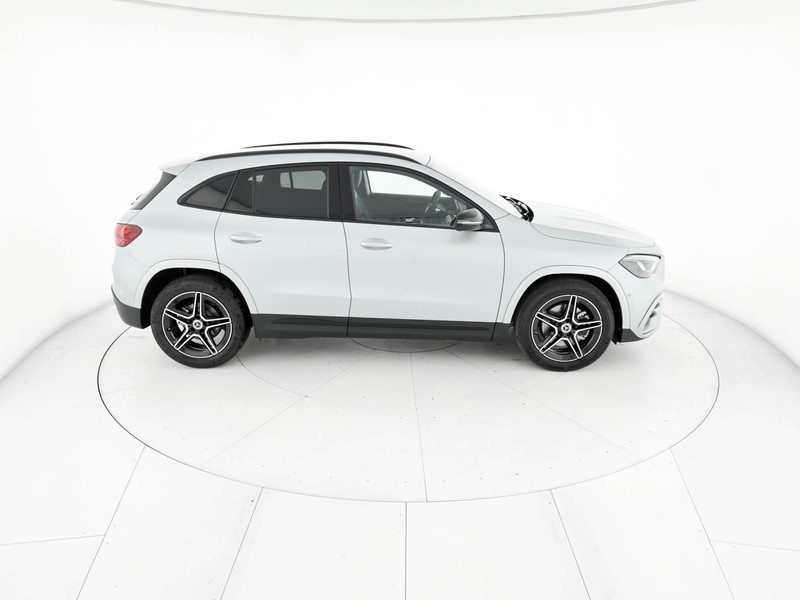 Mercedes GLA 200 d automatic diesel argento