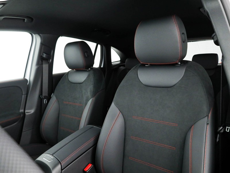 Mercedes GLA 200 d automatic diesel argento