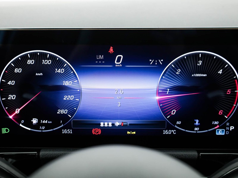 Mercedes GLA 200 d automatic diesel argento