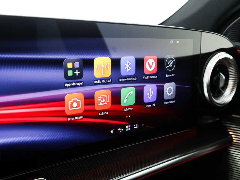 Mercedes GLC 400 4MATIC con tecnologia EQ  grigio