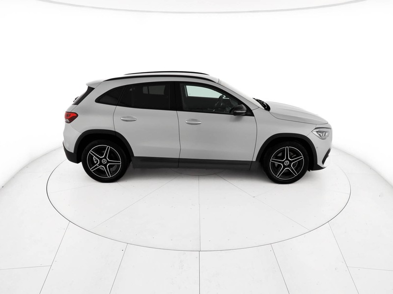 Mercedes GLA 200 d premium auto diesel argento