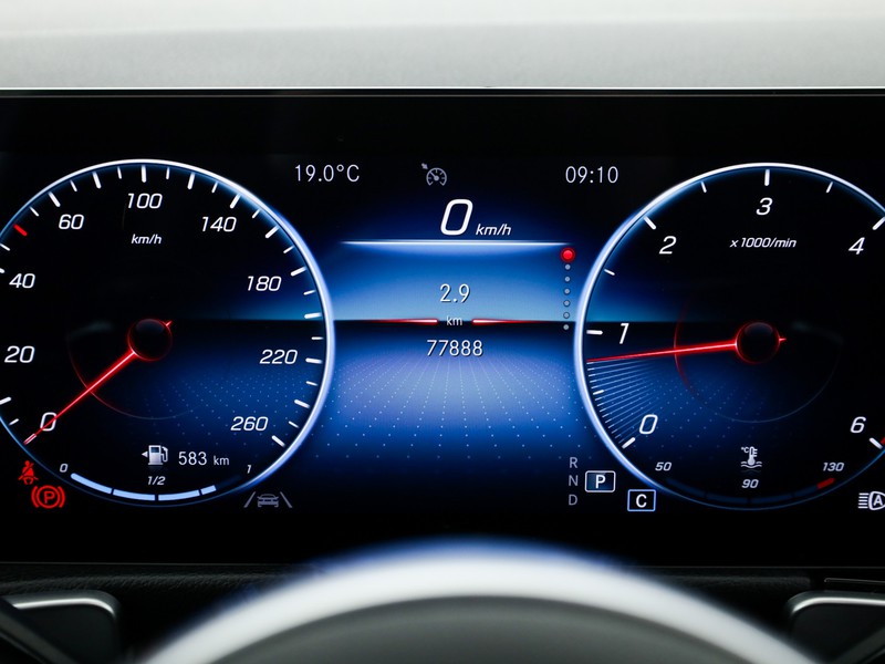 Mercedes GLB 200 d premium auto diesel bianco