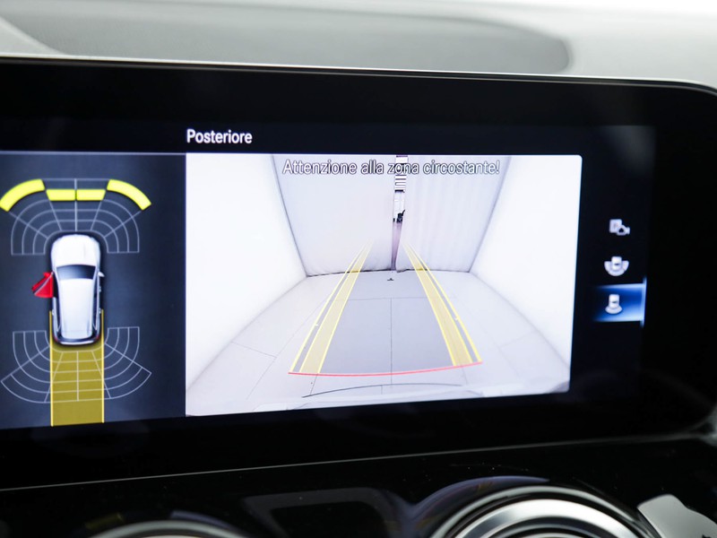 Mercedes GLB 200 d premium auto diesel bianco