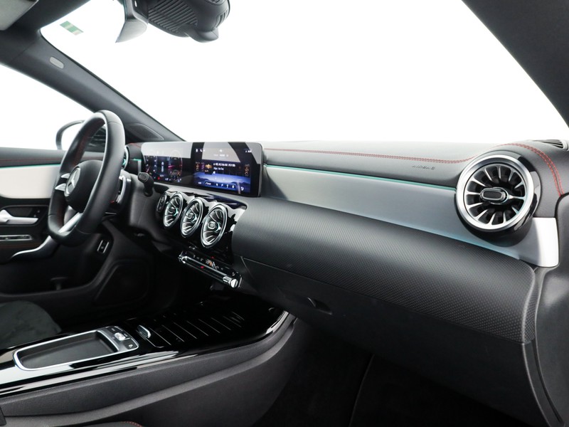 Mercedes CLA Shooting Brake  200 d amg line advanced plus auto diesel nero