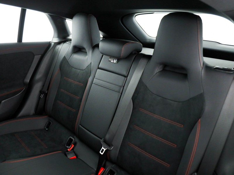 Mercedes CLA Shooting Brake  200 d amg line advanced plus auto diesel nero