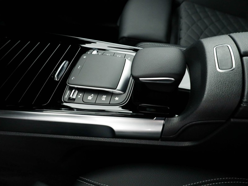 Mercedes GLB 200 d sport plus auto diesel bianco