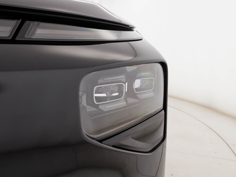 XPENG G9 94,6 kwh long range rwd elettrica nero