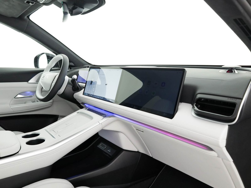 XPENG G9 94,6 kwh long range rwd elettrica nero