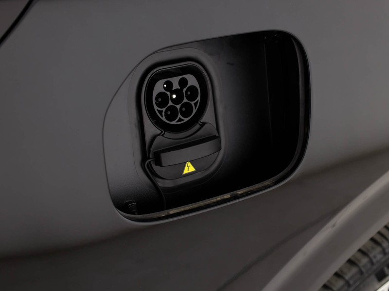 XPENG G9 94,6 kwh long range rwd elettrica nero